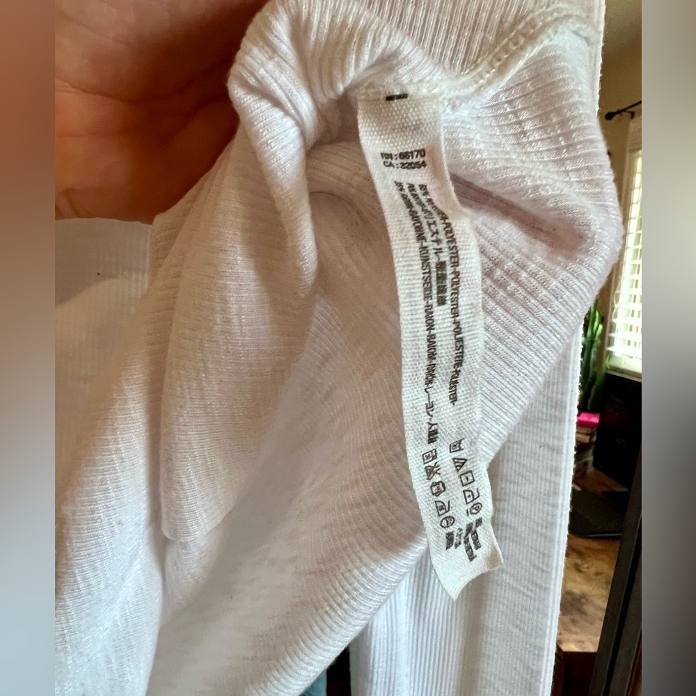 Intimately Free People White V-Neck Long Sleeve Oversized Flowy Top Size S - Picture 2 of 4